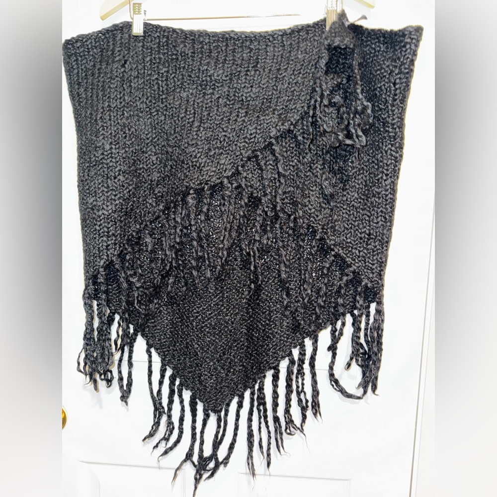 GAP Black Shawl